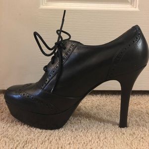 Guess by Marciano Oxford lace up pumps